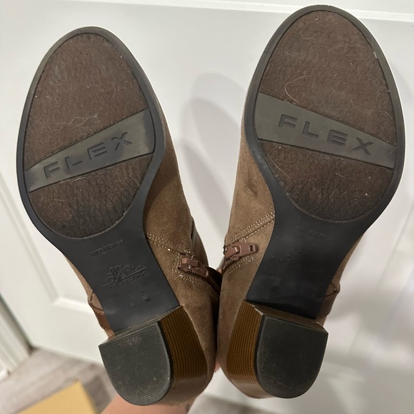 Brown 7.5 Suede Ankle Booties w/ heel - Picture 5 of 5